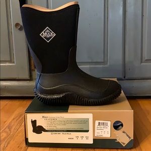 Kids Muck Boots, Hale, Black, Size 3, New in box!